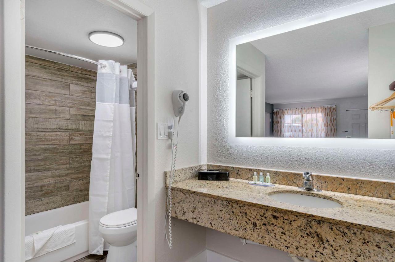 Quality Inn & Suites Orlando East - Ucf Area Alafaya Exteriör bild
